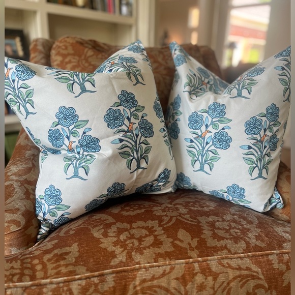 botanical accent pillow cover set 19”x19” NWOT - Picture 1 of 4